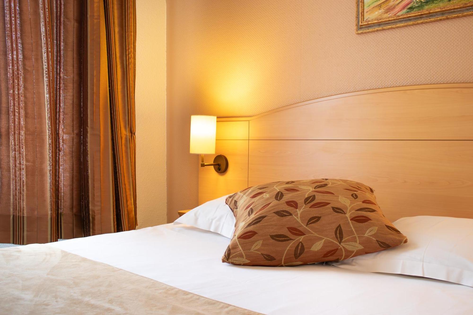 Brit Hotel 沙托丹 外观 照片